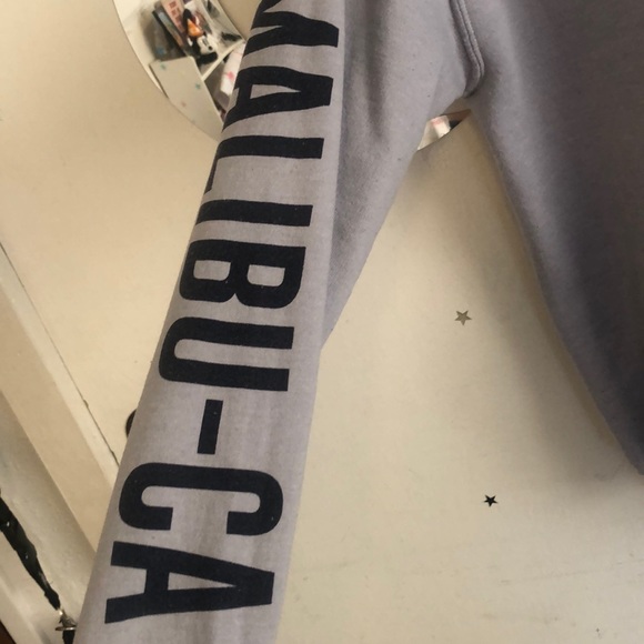 Brandy Melville Malibu baby blue crew neck 🦋 - Picture 4 of 7